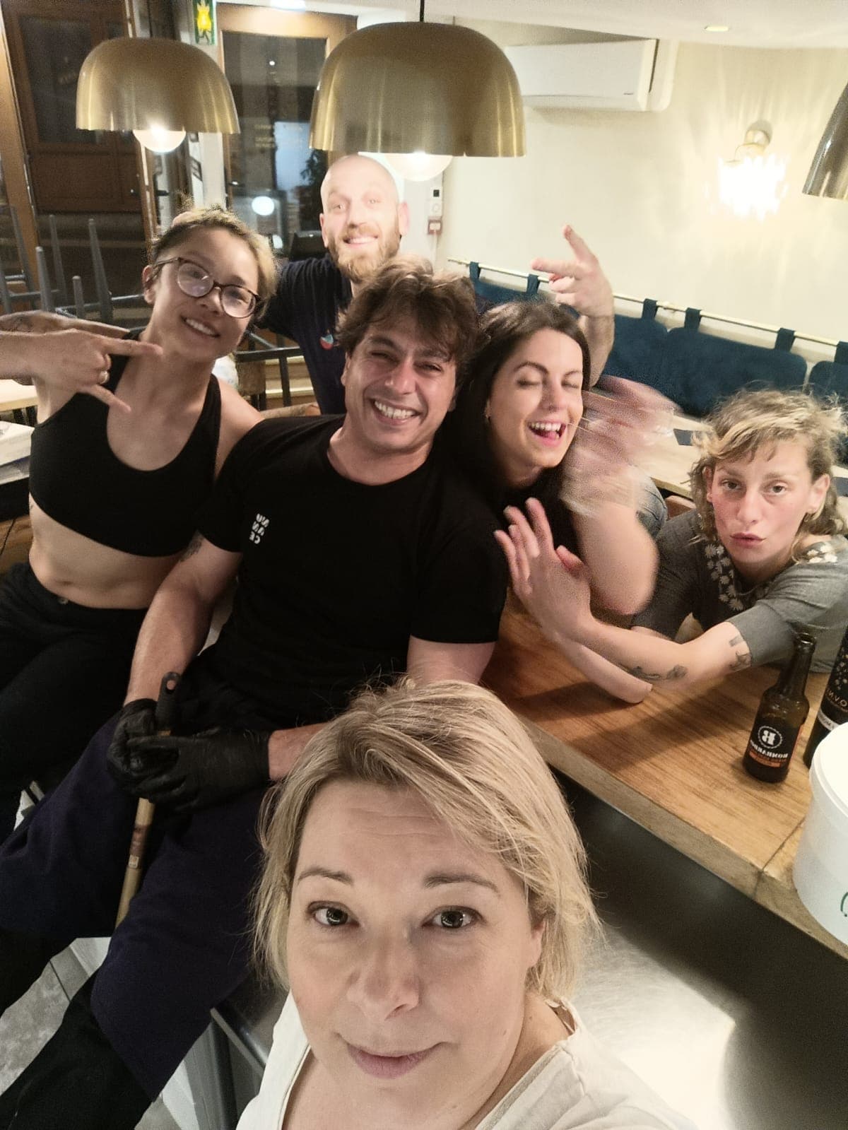 Sabrina Carlier et son équipe, éclats de rire en fin de service